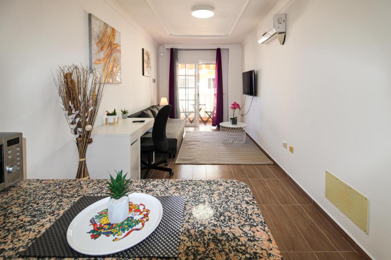 Beautiful Renovated Apartment With Air Conditioning Just Steps From The Sea In Playa San Juan Exterior photo