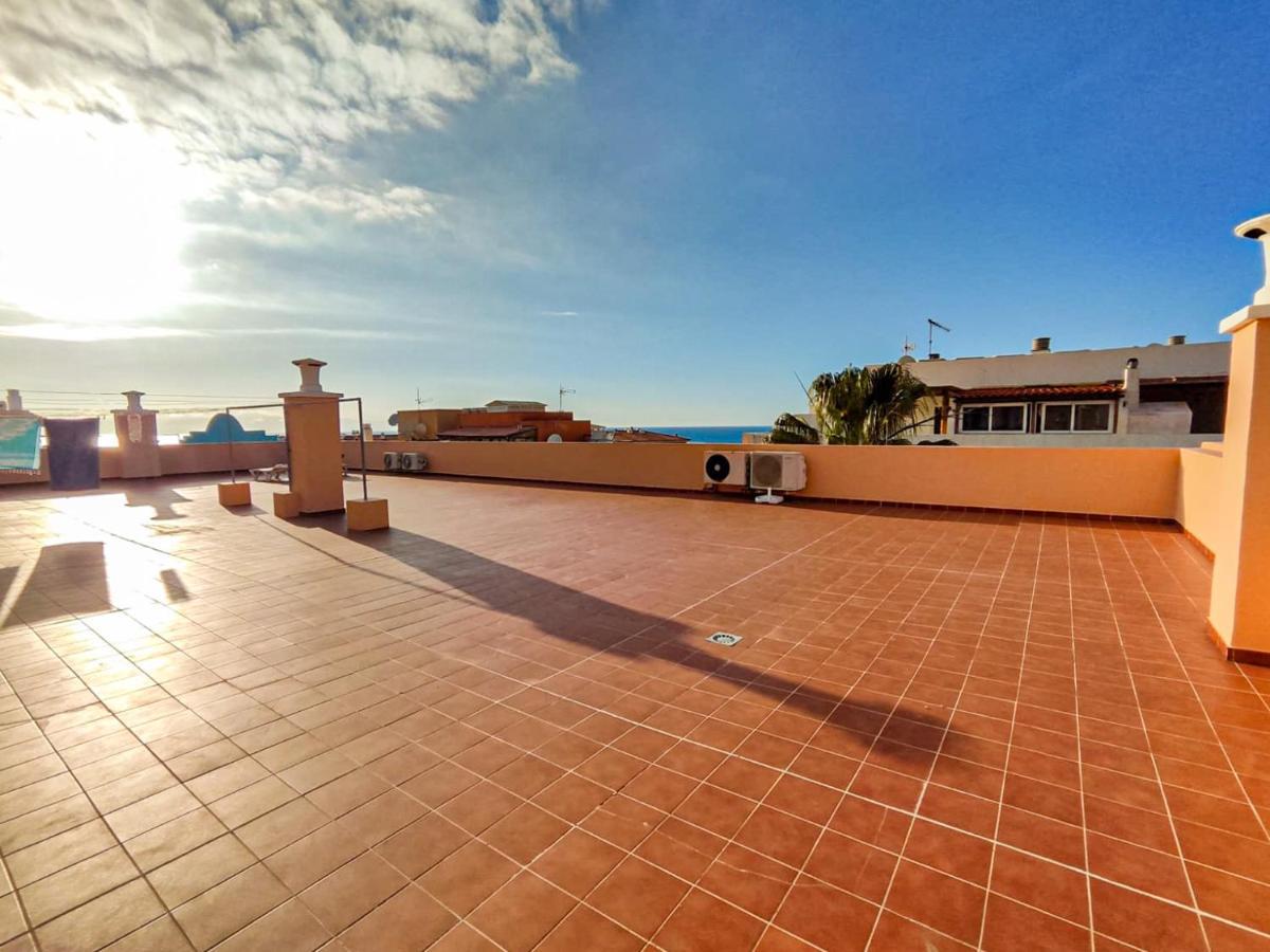 Beautiful Renovated Apartment With Air Conditioning Just Steps From The Sea In Playa San Juan Exterior photo